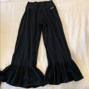 Women’s Matilda Jane black ruffle pant size S